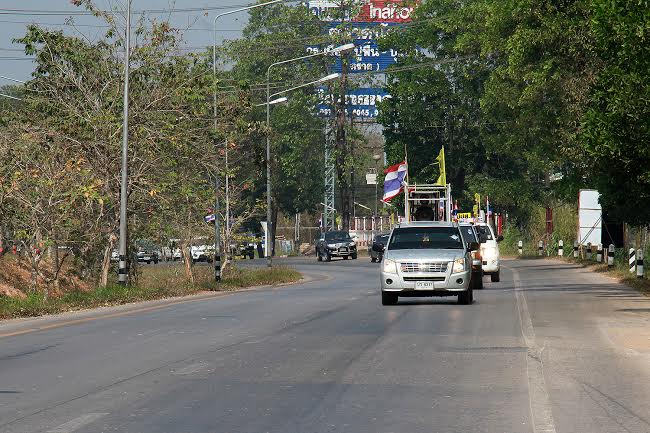 เปิดไฟหน้ารถในเวลากลางวัน -1