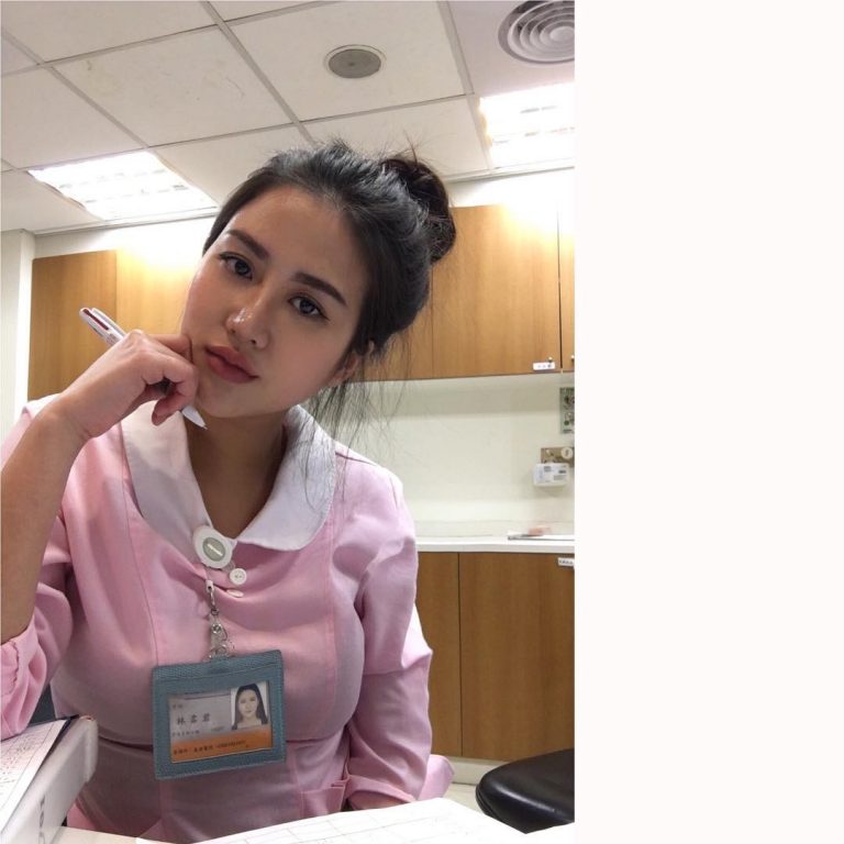 สาวพยาบาล-3