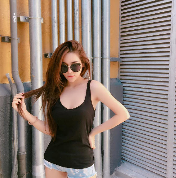 เน็ตไอดอลสาว
