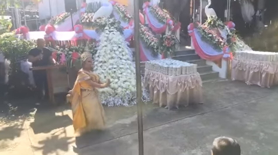 ตุ๊-1กกี้ ชิงร้อย รำไว้อาลัย