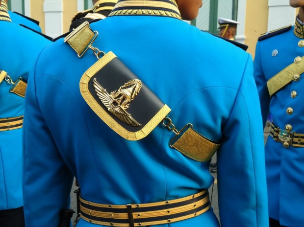 แหนบ-1
